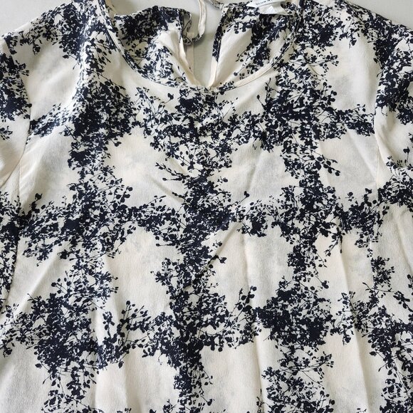 $5 LAST CALL! CLUB MONACO // Floral Blouse - Picture 5 of 9